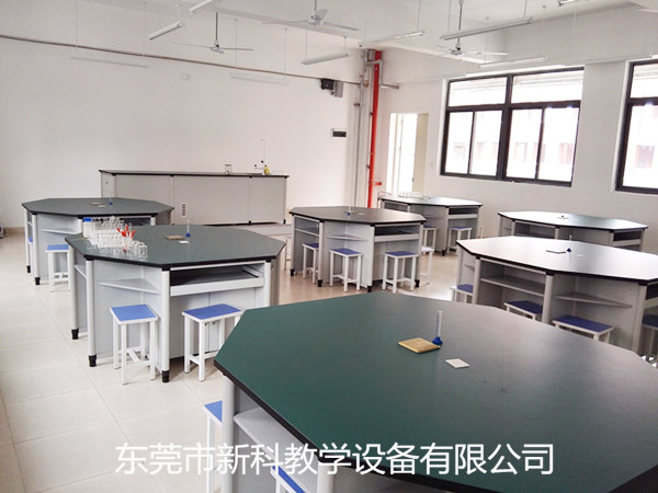 <a href='http://www.t905.cn/' target='1' style='font-size:14px; font-weight:bold; color:#0080ff;'>物理實驗室</a>設(shè)備