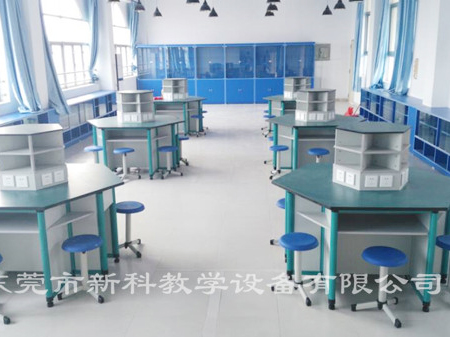 <a href='http://www.t905.cn/chanpin/60-1.html' target='1' style='font-size:18px; font-weight:bold; color:#000000;'>機器人功能室</a>3